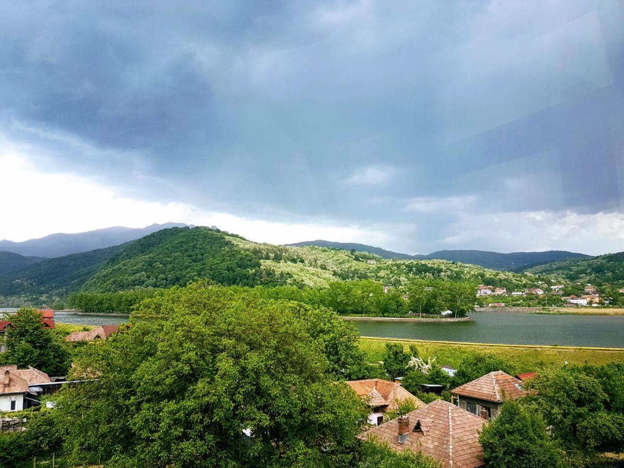 Apartament Belvedere Călimăneşti Exteriér fotografie